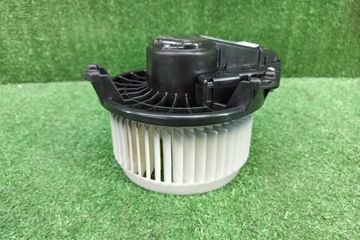 МОТОРЧИК ПЕЧКИ НА TOYOTA COROLLA FIELDER ZRE142G