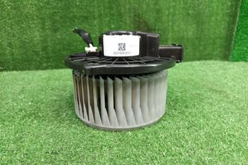 МОТОРЧИК ПЕЧКИ НА TOYOTA ISIS ZNM10G