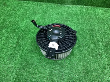 МОТОРЧИК ПЕЧКИ НА TOYOTA KLUGER V MCU25W