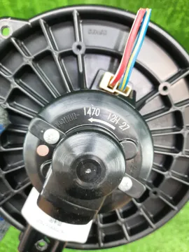 МОТОРЧИК ПЕЧКИ НА MITSUBISHI GRANDIS NA4W