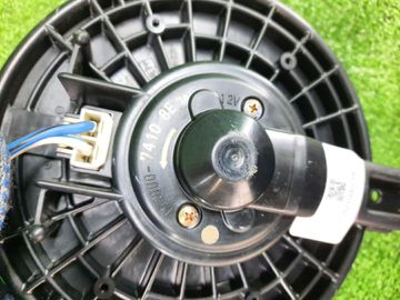 МОТОРЧИК ПЕЧКИ НА HONDA INSPIRE UC1