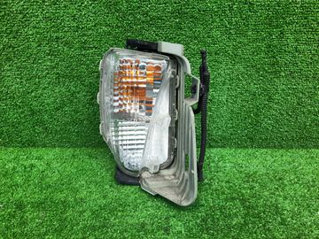 ПОВТОРИТЕЛЬ ПОВОРОТА НА TOYOTA PRIUS ZVW30