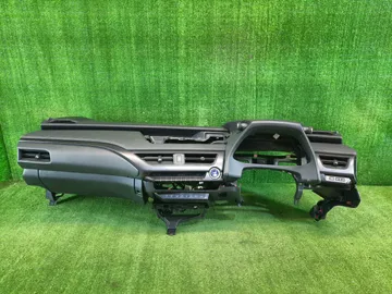 ПАНЕЛЬ НА LEXUS UX300E KMA10
