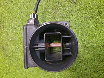 ДАТЧИК РАСХОДА ВОЗДУХА НА MITSUBISHI LANCER CEDIA CS5A 4G93