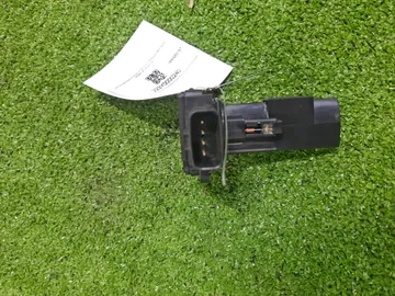 ДАТЧИК РАСХОДА ВОЗДУХА НА MITSUBISHI GRANDIS NA4W 4G69