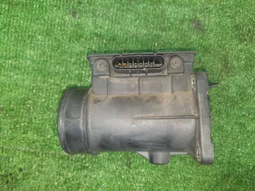 ДАТЧИК РАСХОДА ВОЗДУХА НА MITSUBISHI DIAMANTE F27A 6G72