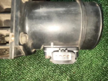 ДАТЧИК РАСХОДА ВОЗДУХА НА NISSAN ELGRAND AVWE50 QD32ETI
