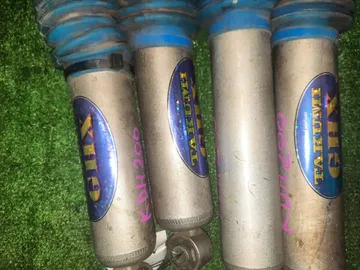 АМОРТИЗАТОР НА TOYOTA HIACE KDH200 2KD-FTV