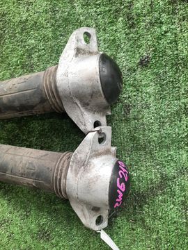 АМОРТИЗАТОР НА TOYOTA COROLLA ZWE219H 2ZR-FXE