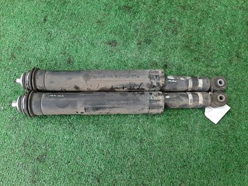 АМОРТИЗАТОР НА TOYOTA VITZ KSP130 1KR-FE