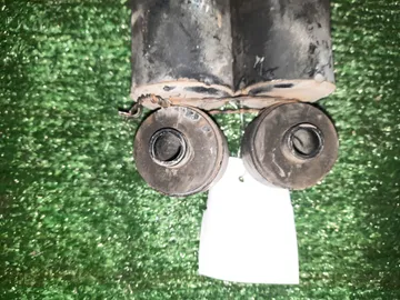 АМОРТИЗАТОР НА TOYOTA CROWN GS131 1G-FE