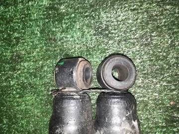 АМОРТИЗАТОР НА TOYOTA CROWN GS131 1G-FE