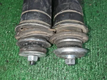 АМОРТИЗАТОР НА TOYOTA COROLLA FIELDER NKE165G 1NZ-FXE