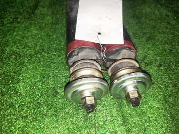 АМОРТИЗАТОР НА TOYOTA IPSUM SXM10G 3S-FE