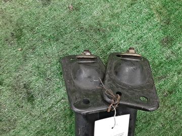 АМОРТИЗАТОР НА TOYOTA COROLLA EE103 5E-FE