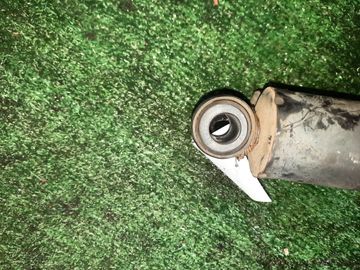 АМОРТИЗАТОР НА MITSUBISHI FUSO CANTER FBA20 4P10