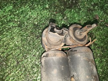 АМОРТИЗАТОР НА TOYOTA NOAH SR40G 3S-FE