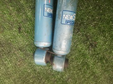 АМОРТИЗАТОР НА NISSAN PRESAGE PU31 VQ35DE