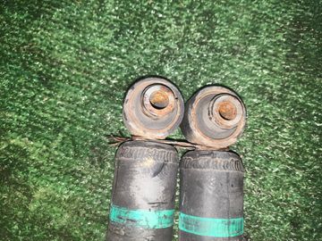 АМОРТИЗАТОР НА TOYOTA PRIUS ZVW30 2ZR-FXE