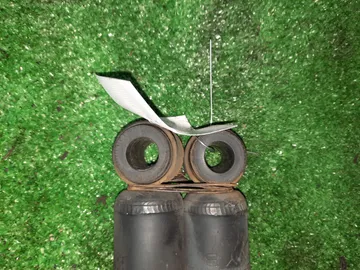 АМОРТИЗАТОР НА TOYOTA IPSUM SXM10G 3S-FE