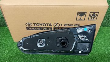 ВСТАВКА МЕЖДУ СТОПОВ НА TOYOTA COROLLA CROSS ZSG10