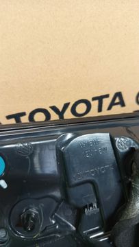 ВСТАВКА МЕЖДУ СТОПОВ НА TOYOTA COROLLA CROSS ZSG10