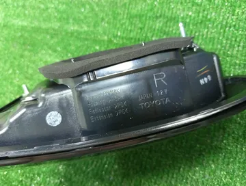 ВСТАВКА МЕЖДУ СТОПОВ НА TOYOTA SIENTA NHP170G