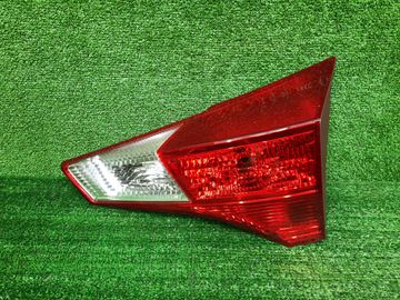 ВСТАВКА МЕЖДУ СТОПОВ НА TOYOTA RAV4 ZSA44