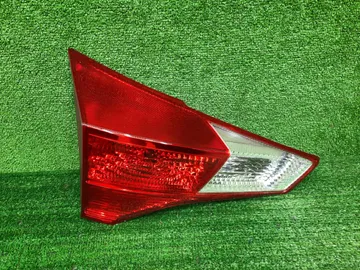 ВСТАВКА МЕЖДУ СТОПОВ НА TOYOTA RAV4 ZSA44