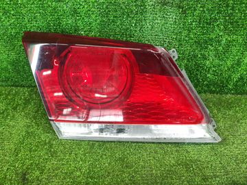 ВСТАВКА МЕЖДУ СТОПОВ НА TOYOTA CROWN AWS210