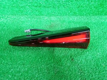 ВСТАВКА МЕЖДУ СТОПОВ НА TOYOTA PRIUS ZVW50