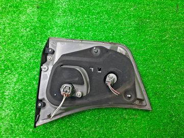 ВСТАВКА МЕЖДУ СТОПОВ НА TOYOTA HARRIER GSU31W