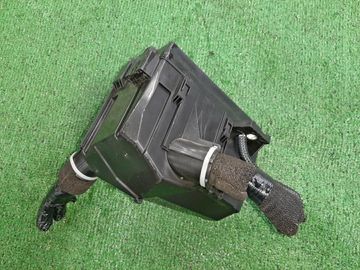 БЛОК ПРЕДОХРАНИТЕЛЕЙ НА HONDA VEZEL RV5