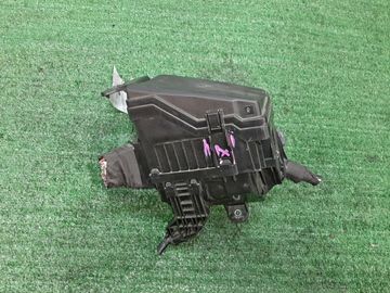 БЛОК ПРЕДОХРАНИТЕЛЕЙ НА TOYOTA YARIS MXPH10 M15A-FXE