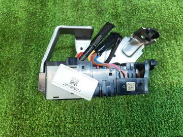 БЛОК ПРЕДОХРАНИТЕЛЕЙ НА HONDA VEZEL RV5