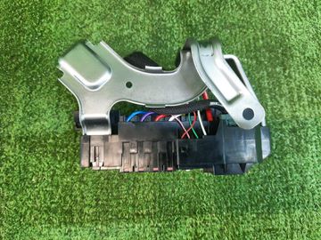 БЛОК ПРЕДОХРАНИТЕЛЕЙ НА HONDA VEZEL RV5