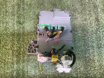 БЛОК ПРЕДОХРАНИТЕЛЕЙ НА HONDA VEZEL RV5