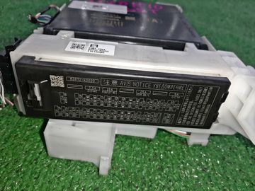 БЛОК ПРЕДОХРАНИТЕЛЕЙ НА TOYOTA YARIS MXPH10