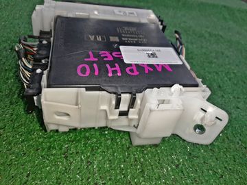 БЛОК ПРЕДОХРАНИТЕЛЕЙ НА TOYOTA YARIS MXPH10