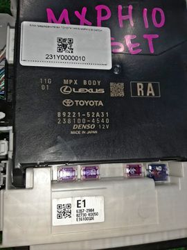 БЛОК ПРЕДОХРАНИТЕЛЕЙ НА TOYOTA YARIS MXPH10