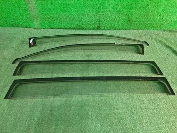 ВЕТРОВИК НА TOYOTA NOAH AZR60G