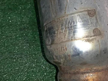 ГЛУШИТЕЛЬ НА NISSAN ELGRAND E51 VQ25DE