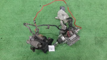 ГЛАВНЫЙ ТОРМОЗНОЙ ЦИЛИНДР НА TOYOTA PRIUS ZVW30 2ZR-FXE