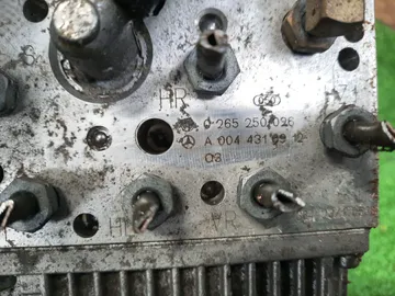 БЛОК ABS НА MERCEDES-BENZ E500 W211