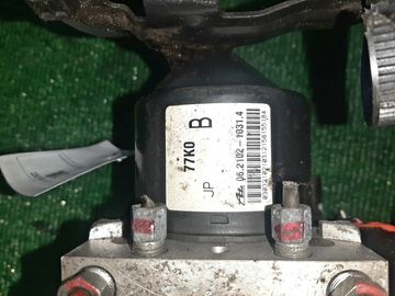 БЛОК ABS НА SUZUKI ESCUDO TDA4W J24B