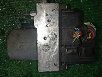 БЛОК ABS НА TOYOTA AVENSIS AZT251 2AZ-FSE