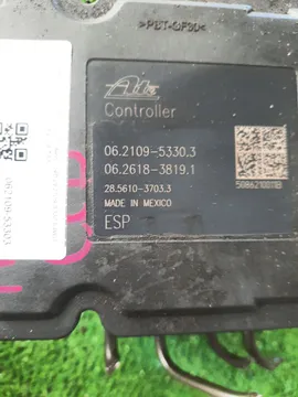 БЛОК ABS НА SUZUKI ESCUDO TDA4W J24B
