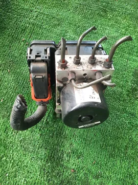 БЛОК ABS НА SUZUKI ESCUDO TDA4W J24B