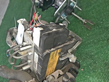 БЛОК ABS НА TOYOTA PRIUS NHW20 1NZ-FXE