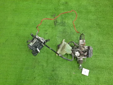 БЛОК ABS НА TOYOTA AQUA NHP10 1NZ-FXE